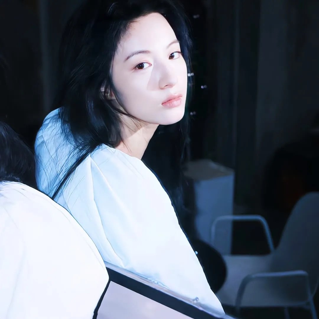 北极百货的秋乃小姐